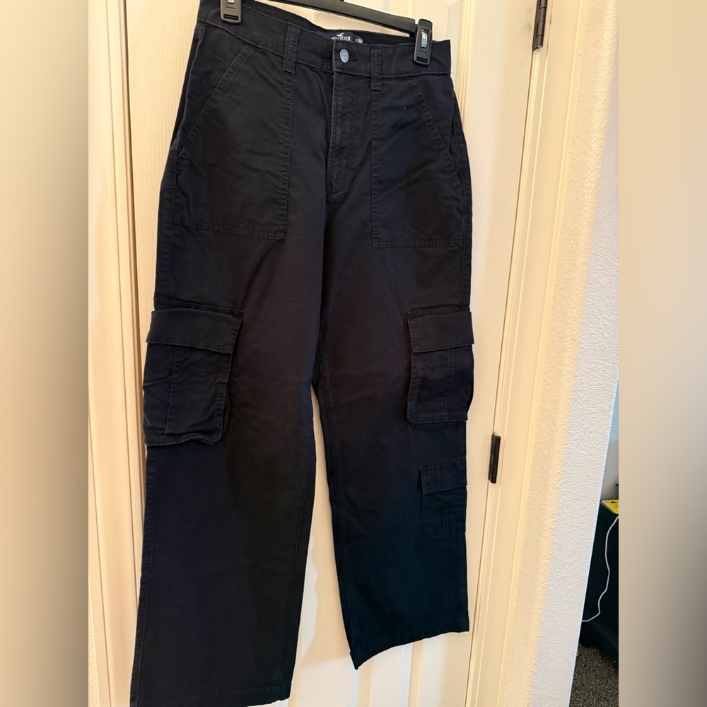 Hollister Women’s Black Cargo Pants